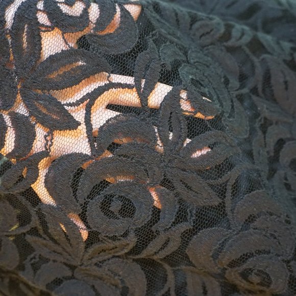 Miguelina Black Floral Lace Casual Skirt Size Small - Picture 6 of 9